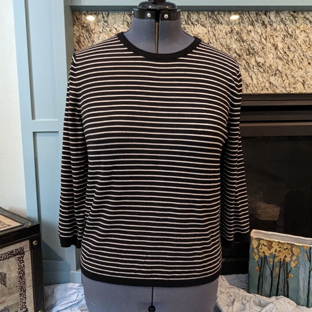 Philosophy Striped 3/4 sleeve sweater with back zip Black and White